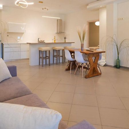 Mirabilia Deluxe Apartment 아릴라스 외부 사진